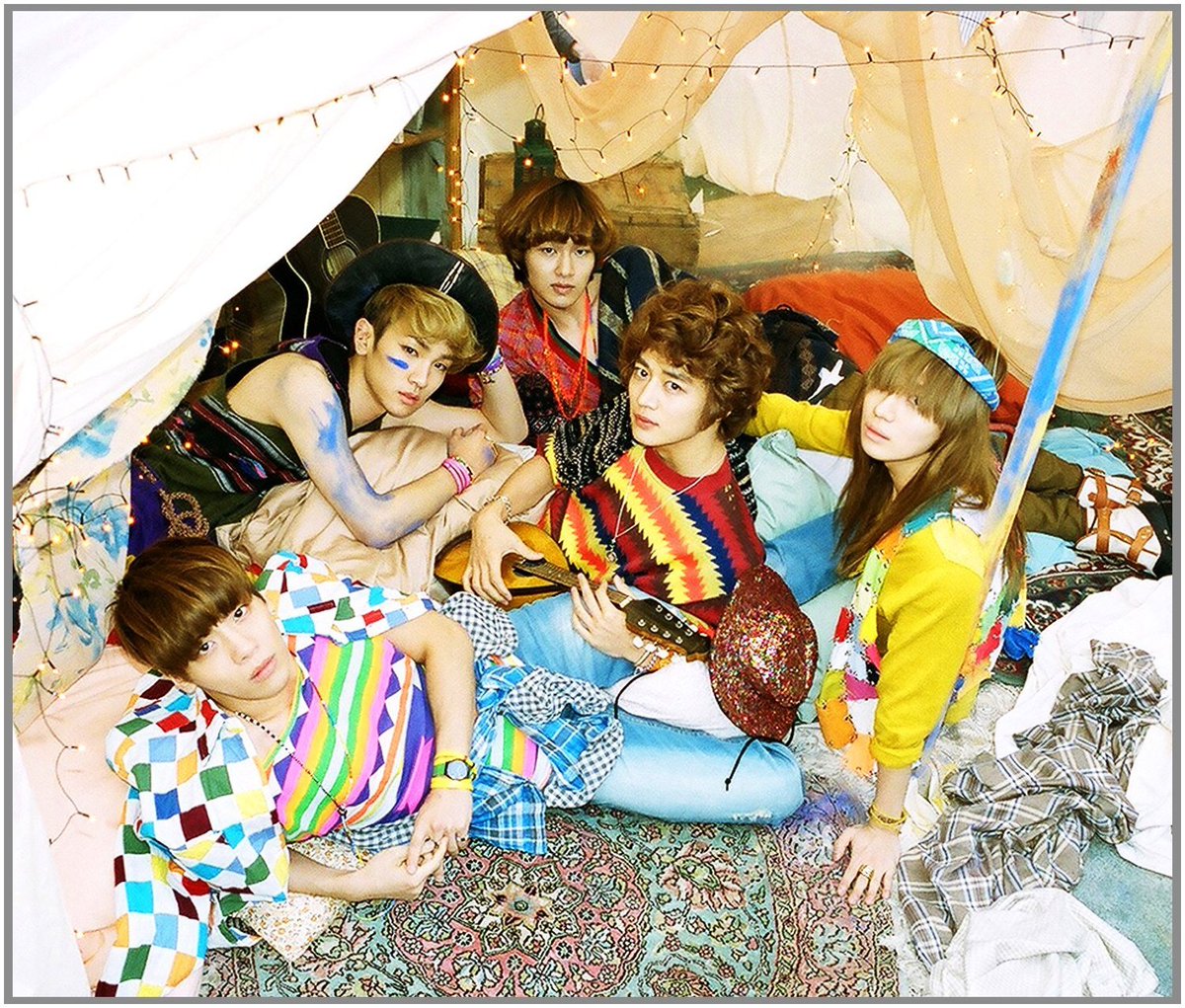 Jeff__Benjamin's tweet photo. Rewinding the #KPop Charts

On this day in 2012, @SHINee sent their first album to the @Billboard charts with 'Sherlock' when it debuted in the Top 5 of World Albums. The record stood out for a never-before-seen method of combining two LP songs into a "hybrid mash-up" title track https://t.co/rXThMeLB6l
