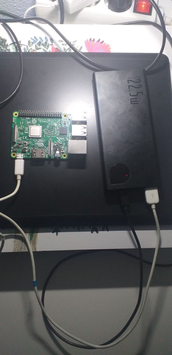 bolgueg's tweet photo. Mi nueva página web:
https://t.co/dZNiNa4Gvu
El servidor es una raspberry pi que tengo y a veces no estará disponible la página (porque desconectaré la raspberry pi)

En la imagen se ven la raspberry pi y una batería que uso para la raspberry pi https://t.co/dcPQT2v4Jh