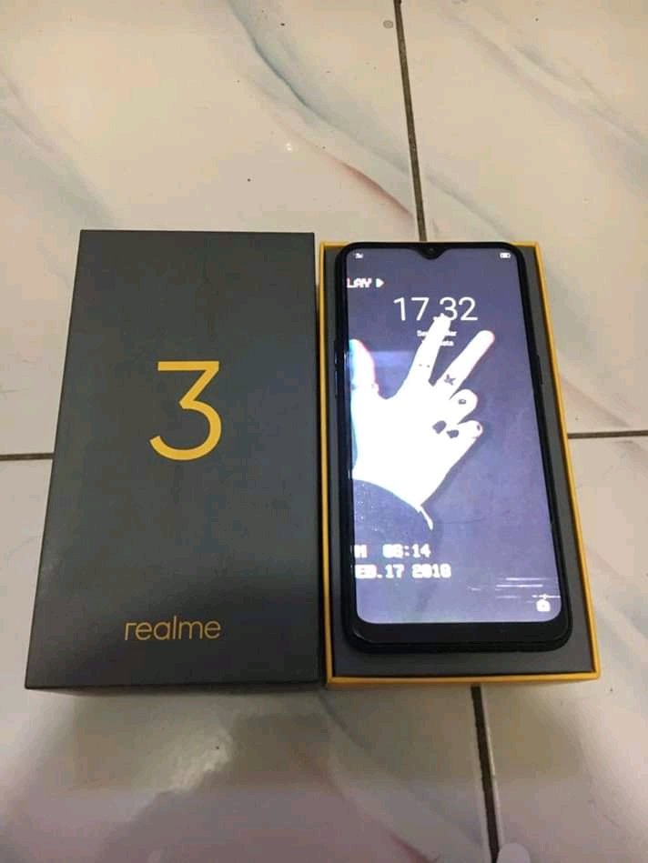 Meisyaptr5's tweet photo. Realme 3 ada yang setuju gak untuk 3000 followers give away ini ?
#dirumahaja
#DirumahAjaTerus
#DirumahAjaCekalCorona
#CoronaVirusUpdates
#COVID19 https://t.co/2JgzE8Wrc2