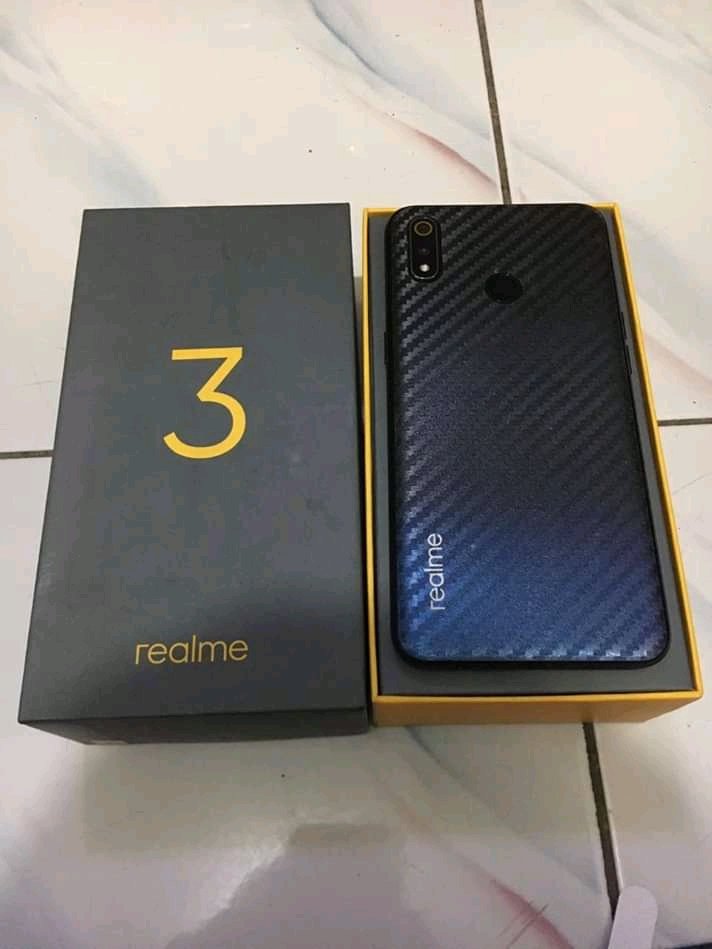 Meisyaptr5's tweet photo. Realme 3 ada yang setuju gak untuk 3000 followers give away ini ?
#dirumahaja
#DirumahAjaTerus
#DirumahAjaCekalCorona
#CoronaVirusUpdates
#COVID19 https://t.co/2JgzE8Wrc2