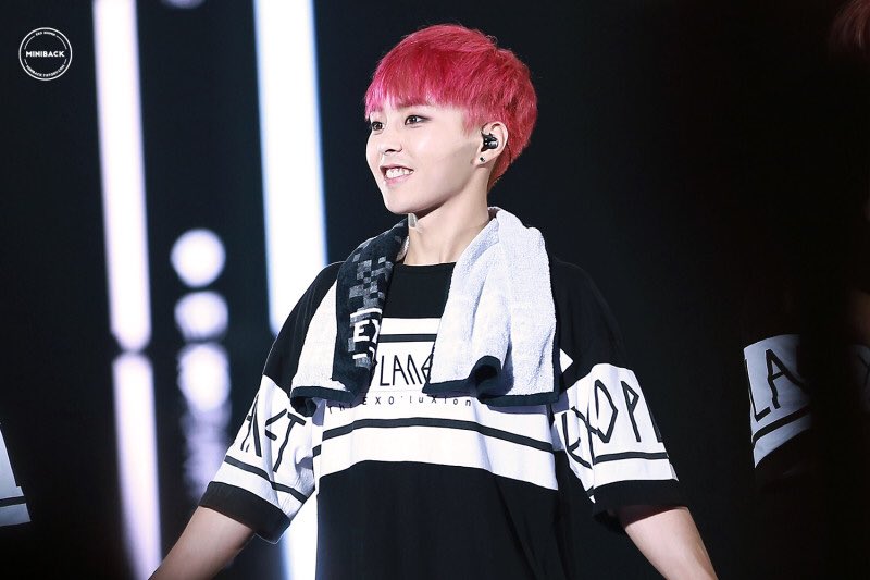 Mikity 赤髪の人 何 このトレンド入りハッシュタグ とりあえず 推しの赤髪を置く Exo シウミン