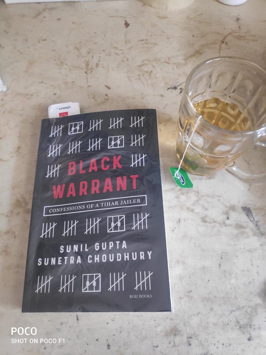 akshajgoenka's tweet image. #NowReading #BlackWarrant by Sunetra Choudhury &amp;amp; Sunil Gupta. I have always been fascinated as 
 to how Indian jails operate. This book will hopefully throw some light on that. @sunetrac @PiyuK @RoliBooks
 #SunilGupta #books #jail