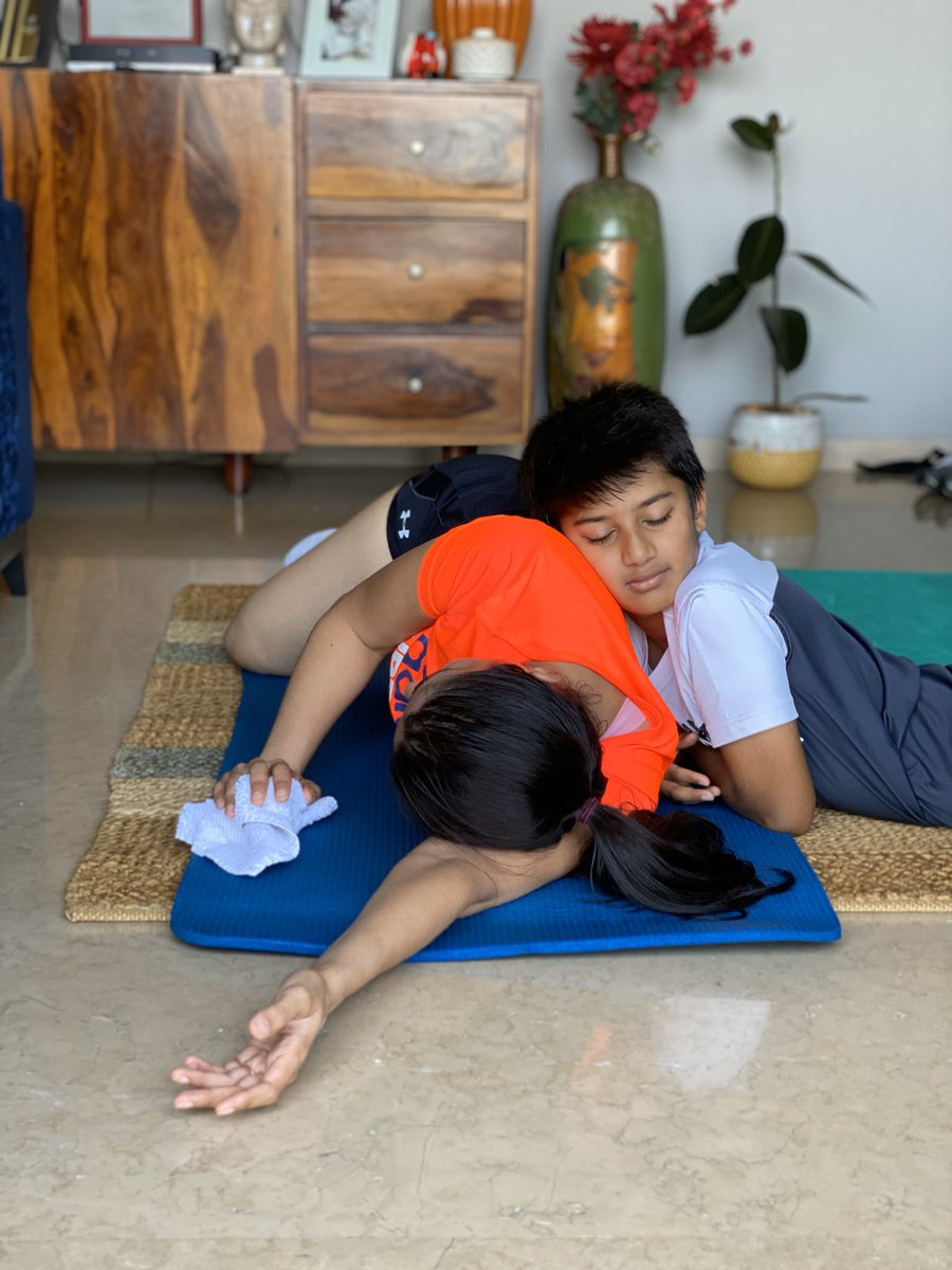 #Lockdown hasn't stopped us from staying #fit. We can build a new normal routine. Here's how I spend my 1st hr of every day together wt my son. By the end of the workout we are tired bt geared up for a positive day
#momandson #bonding #fitness #fitnessinthetimesofcorona