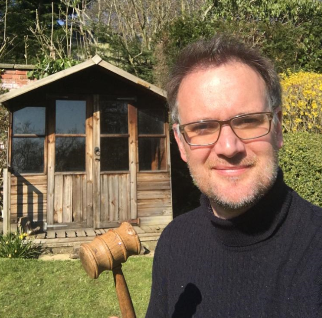 HansonsUK's tweet photo. 🛑 How to bid, donate or support Charles Hanson's April 3 charity auction for the NHS.

Please help by retweeting - thank you 🙏

All you need to know:  https://t.co/64np2jVOzE

@HansonsAuctions @AAuctioneers 
@piersmorgan @realmattlucus
#nhsauction
@UHDBTrust https://t.co/4n6z8CDMf4