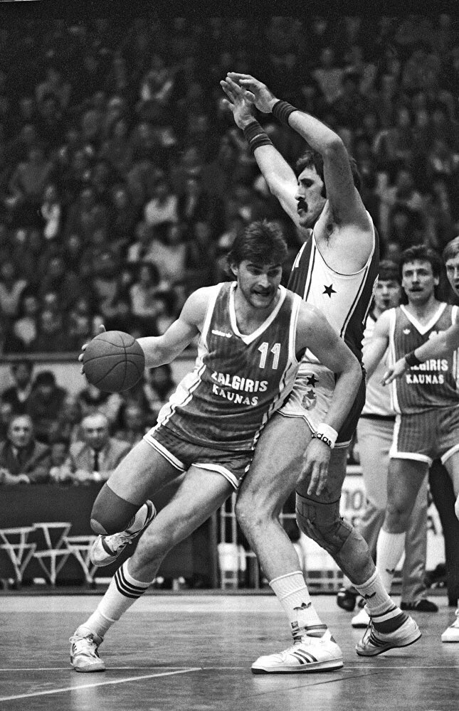 Arvydas Sabonis: 1708 points in 89 matches (19,2 avg). No data from 2  @bczalgiris matches in 1985-86 (average of 24,5 points in the other 13 matches). No data from 4  @bczalgiris matches in 1986-87 (average of 21,3 points in the other 6 matches).