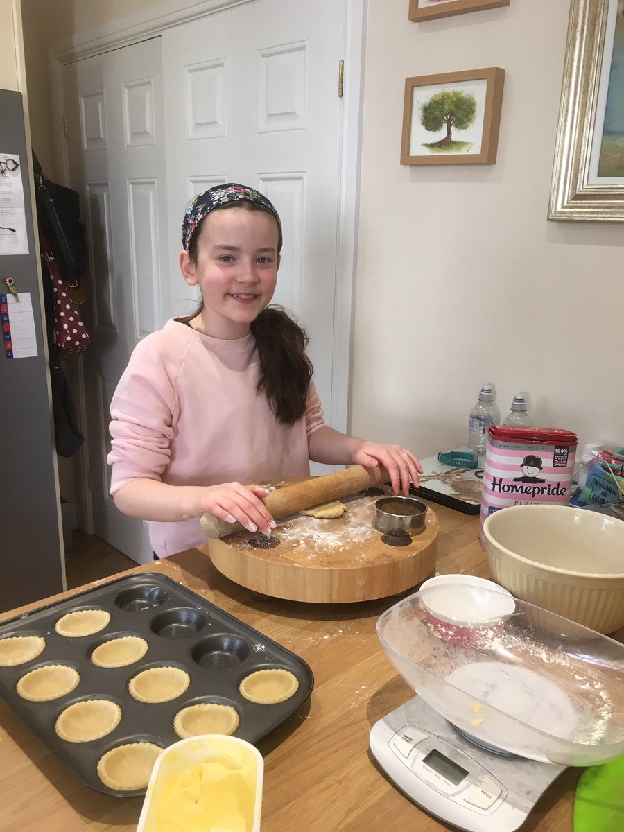 mountain_richc's tweet photo. Lesson for today... lemon curd tarts #StCathsathome https://t.co/eXZ4zZyLLu