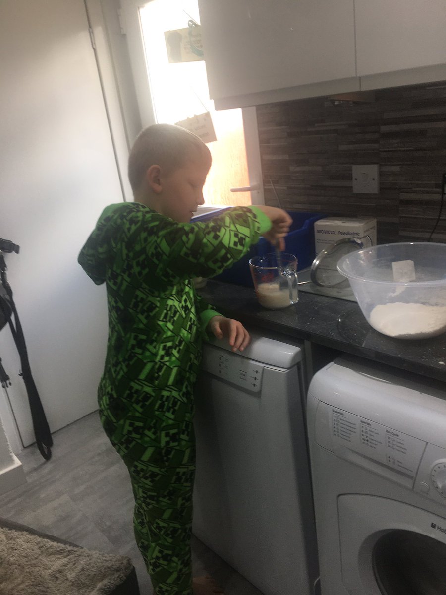 debbielovespink's tweet photo. Nicole and Ryan made their own pancakes this morning measuring flour and milk and mixing they tasted lovely 🥞🥞 https://t.co/Im5S6zyxz6