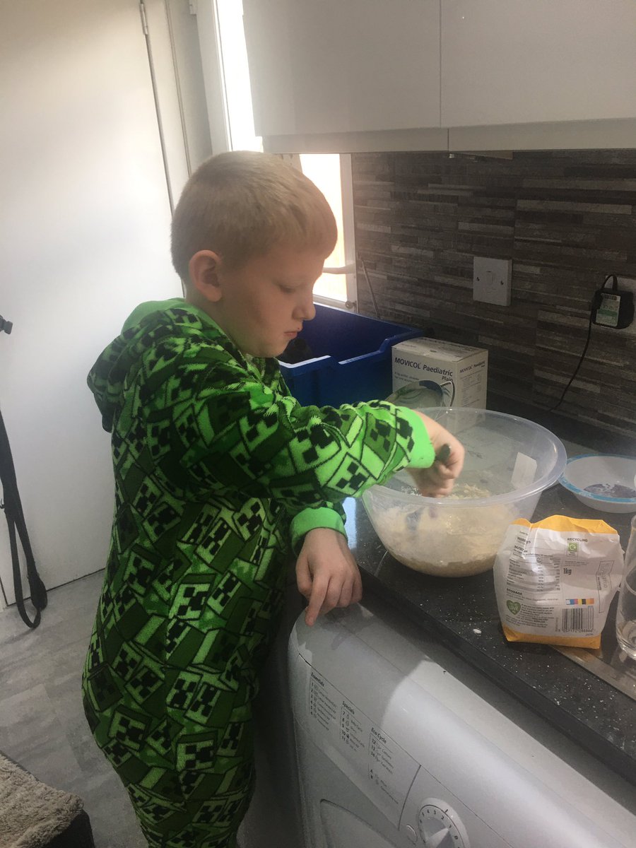 debbielovespink's tweet photo. Nicole and Ryan made their own pancakes this morning measuring flour and milk and mixing they tasted lovely 🥞🥞 https://t.co/Im5S6zyxz6