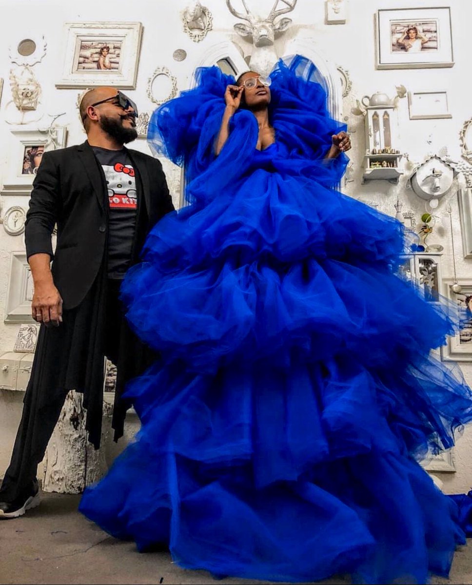 Royal Blue 

F  i  t  t  i  n  g 

Couture  <a href="/llenuelfro/">llenuel fro</a>
Fotografía / Registro @adolforamirezpersonal
Asistente @ruthglitter5
Pantone 2020 .

#equipocreativo #empoderamiento #llenuelfro