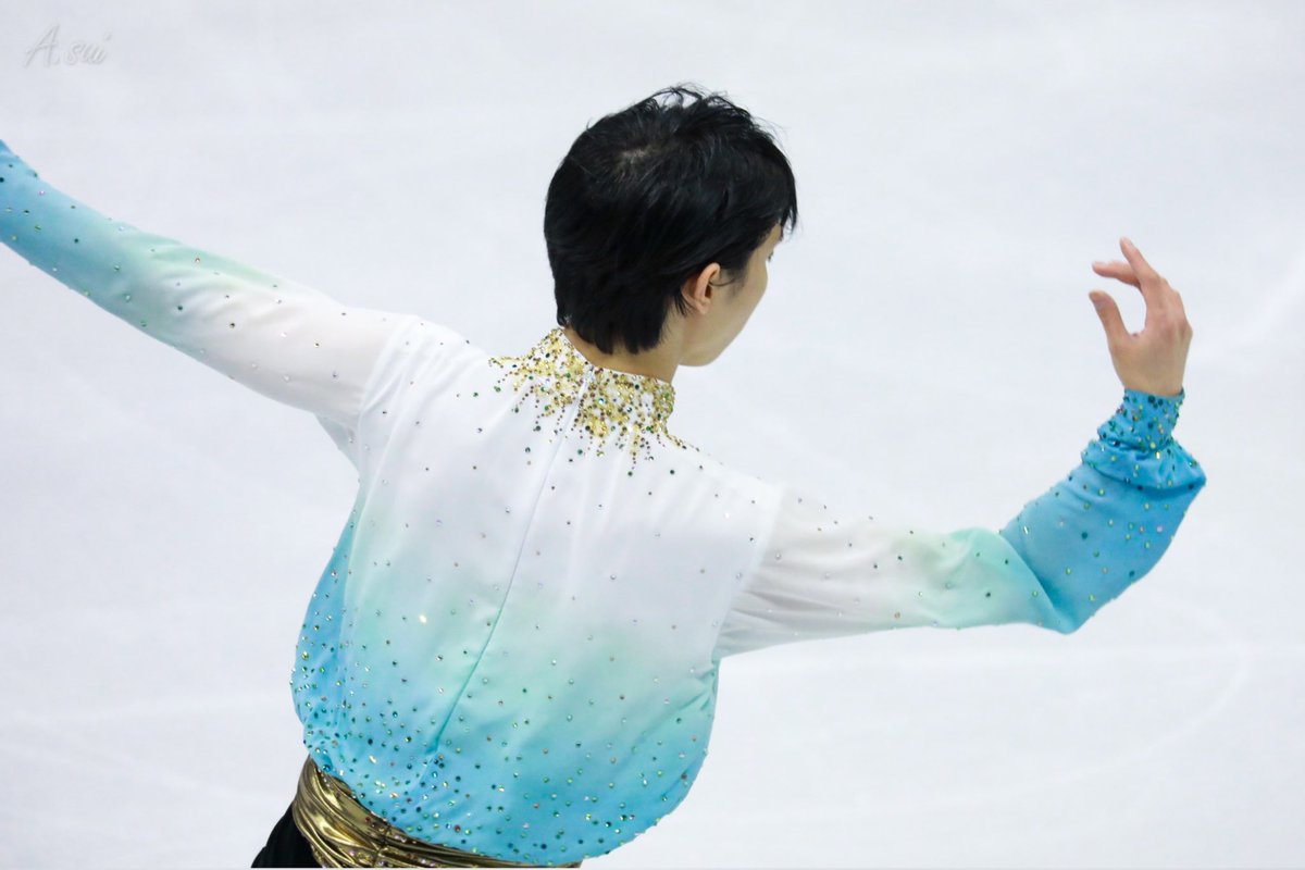 sui_suisa's tweet photo. 于我而言

你是淌过摩尔曼斯克的暖流

亦是填满亚马逊拗陷的长河 🦋
#羽生結弦 
#YuzuruHanyu 
#四大陸選手権2020 https://t.co/68CoLrikxQ