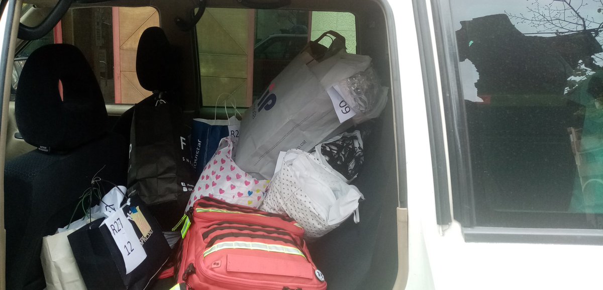 PcLaGarriga's tweet photo. Ara mateix el nostre voluntariat fa entrega per esterilitzar i recull una gran partida de Mascaretes un cop estelitzades a l'empresa #bioquim #llerona. Gràcies a la ingent feina de xarxa solidaria de cosidores #laGarriga #coronavirus #COVID19 https://t.co/gCP1CRFWLE