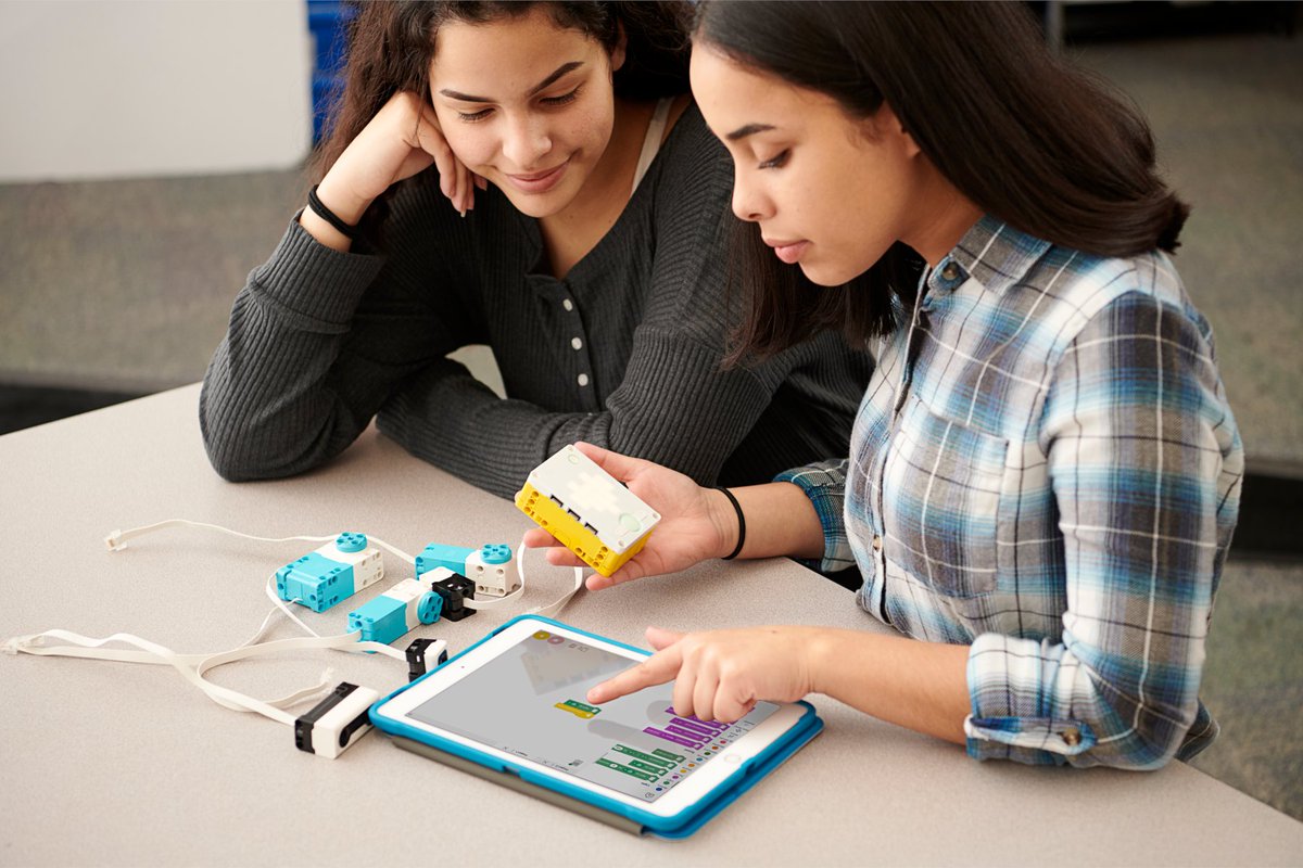 Knowledgehubdxb's tweet photo. "LEGO® Education SPIKE™ Prime App is coming with Python and more."
"Stay At Home STEAM &amp; STEM with LEGO® Education"

#LEGOconfidence #LEGOEducation #STEAM #STEM  #programming #KnowledgeHubdxb #PioneerinICT #EdTech #robotics  #learningneverstops #LearnFromHome #SpikePrime #Robot https://t.co/Lu8P0OFZev