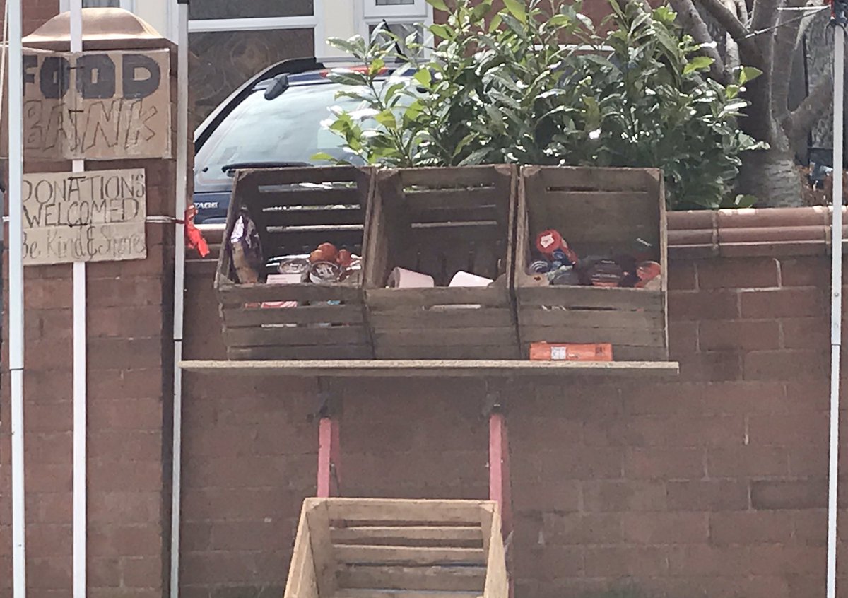 Miss_Helliwell's tweet photo. How sweet is this?! Saw this on the way to drop off shopping for my Grandparents. The people who live here have set up their own food bank that people can just help themselves to. This crisis is showing just how caring people can be. #foodbank #community #support #COVID19 https://t.co/DdrpodxiwP