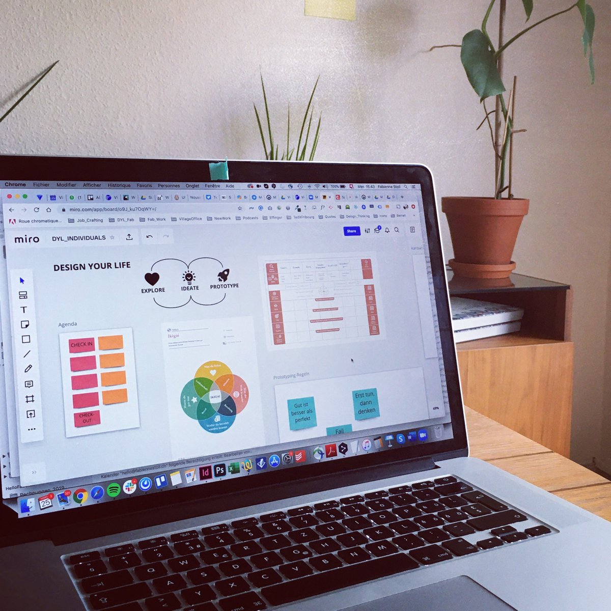 _LaStoll_'s tweet photo. #DesignYourLife gibt's jetzt bei @_lastoll_ auch als fully #RemoteCoaching 🤩 Mit deiner persönlichen Life-Design-Wall auf #Miro. Wie willst du leben und arbeiten? Wer bist du, was kannst du, was bewegt dich – wirklich? https://t.co/CdPXA9GqQo