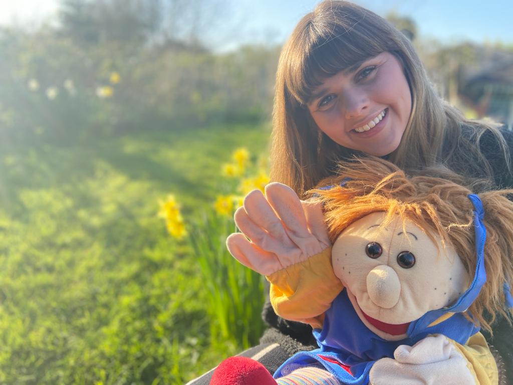 Lovely Abi is live-streaming a Movers and Shakers class tomorrow morning on ZOOM - book your place here: hoop.co.uk/e/EcWn2u/