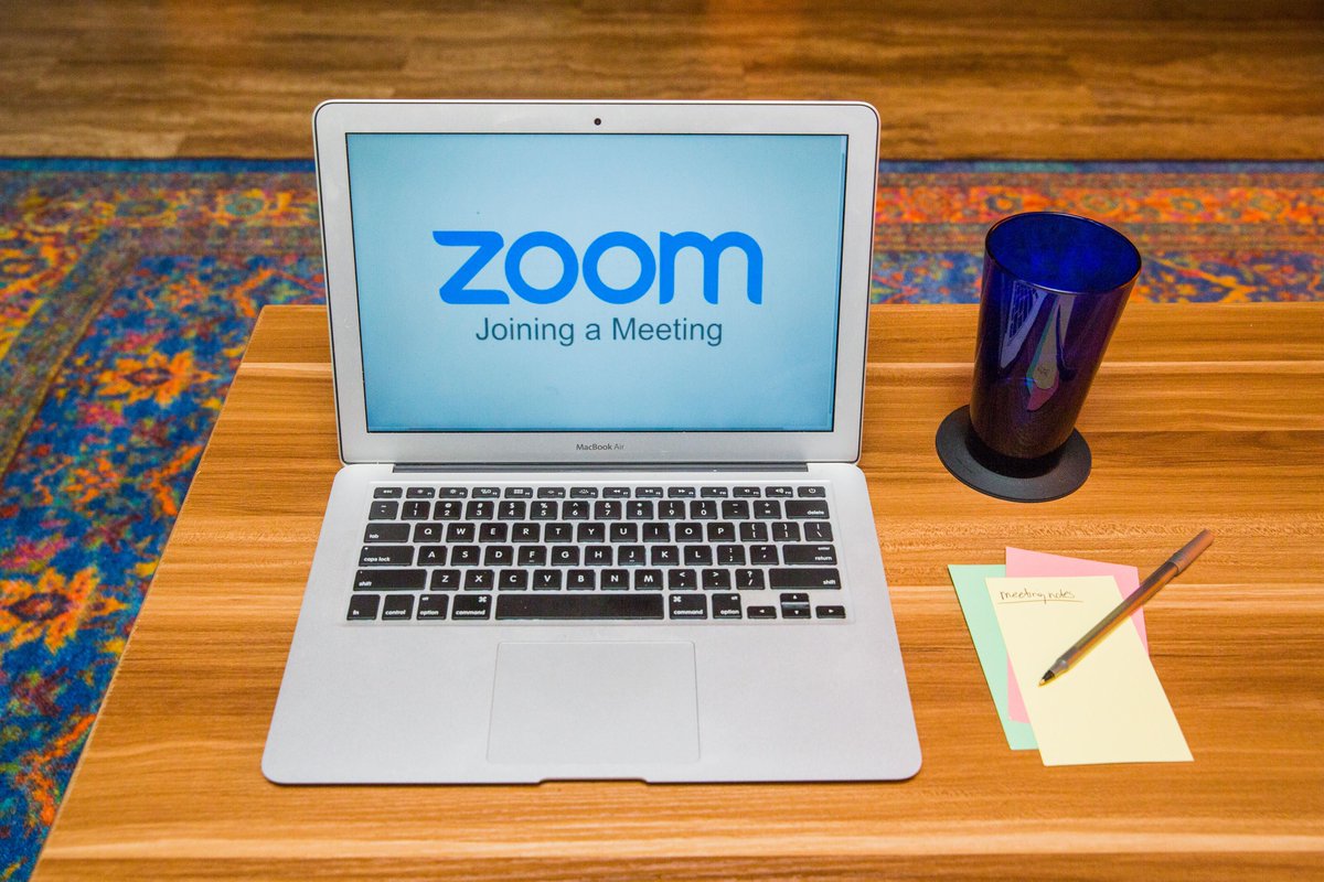 CNET's tweet photo. 13 Zoom video chat tips, tricks and hidden features https://t.co/X1lXxQIsNc https://t.co/vp8couKnbQ