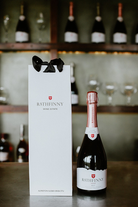 RathfinnyEstate's tweet image. Have a birthday or anniversary celebration coming up? We’ve got you sorted. Personalise a message with our bespoke hand-written notes available with every complimentary delivery of our Sussex wines. Get in touch and we’ll help you design a #SussexSparkling gift: 01323 870 022
