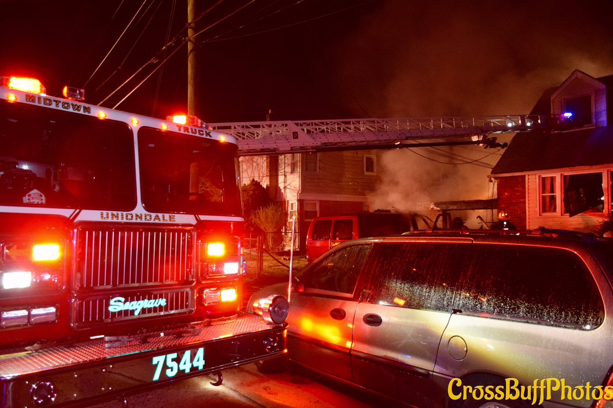 Chief_Ippy's tweet photo. Uniondale FD battles an early morning house fire this morning on California Ave in Uniondale (Nassau County) Long Island, NY. Multiple mutual aid department assisted on scene &amp; in quarters. @thefirenews @longislandpatch @NCFSA #LIBNS #LNBN 📸 @CrossBuffPhotos https://t.co/Opvp2SxwV7