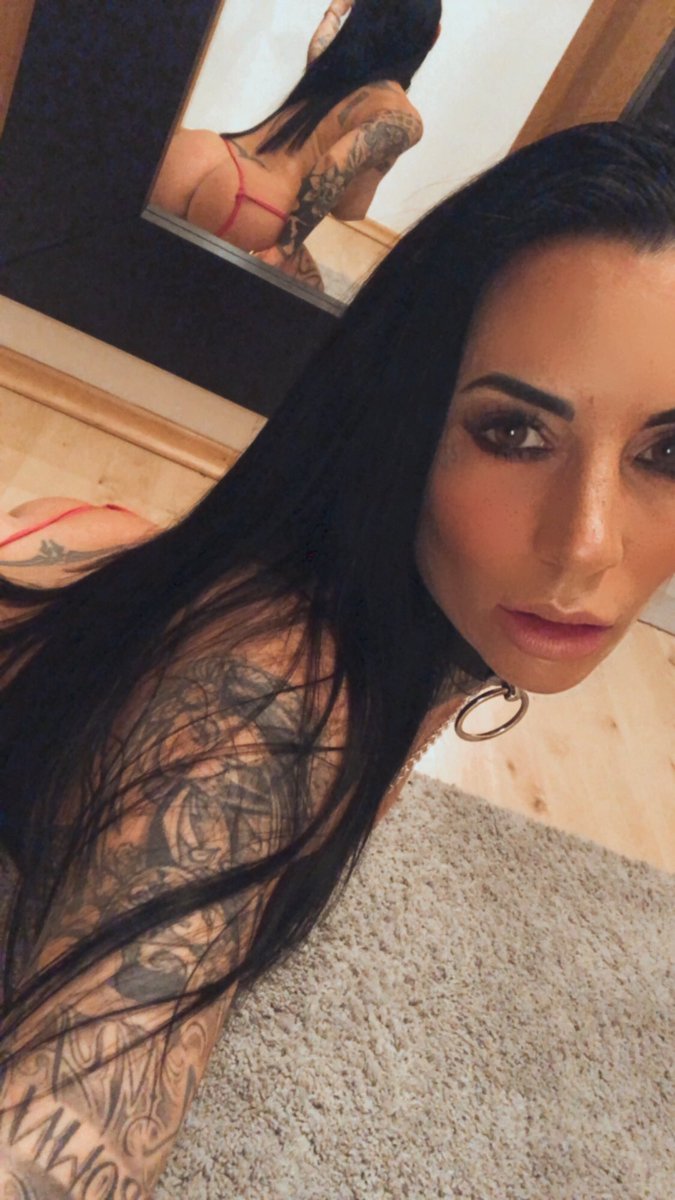 CoraXsStrip's tweet photo. New photo on https://t.co/Ox9b6TwiDq  💦💦  
#girls #sqart #girlsgirlsgirls #coraxs #tattoos #boobs #COVID19 #coronavirus #StayAtHome #porn https://t.co/FJknerCTm6