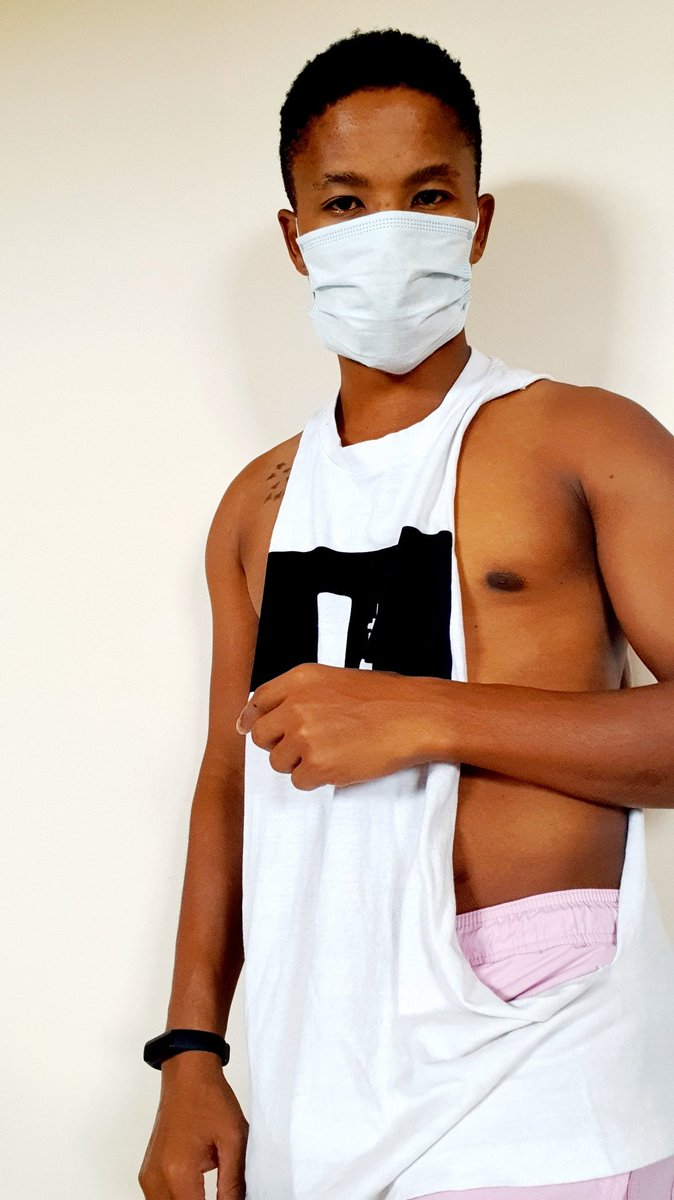 Lu_vuyolwethu's tweet photo. Let's go buy some juice, guys. #Day5Lockdown #LockdownSA https://t.co/5Jg8alYepO