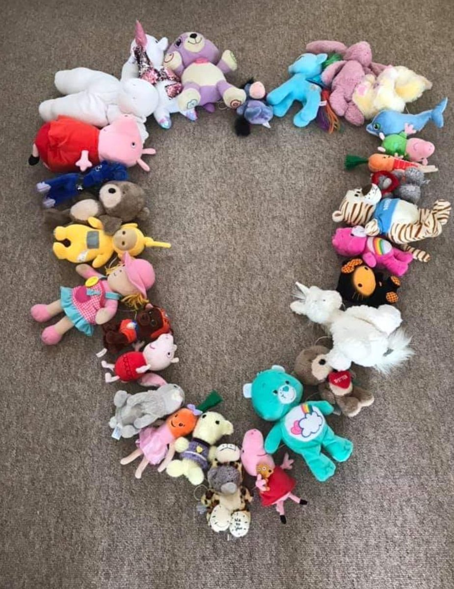 PashleyDown's tweet photo. Today's Whole School Challenge - make a heart and send it to someone you love β€π§‘ππππ So much love flowing on Pashley facebook today - go on join in and share some love with someone you miss ππ #wholeschoolchallenge
#makeaheart https://t.co/kpZsQ0Gffg