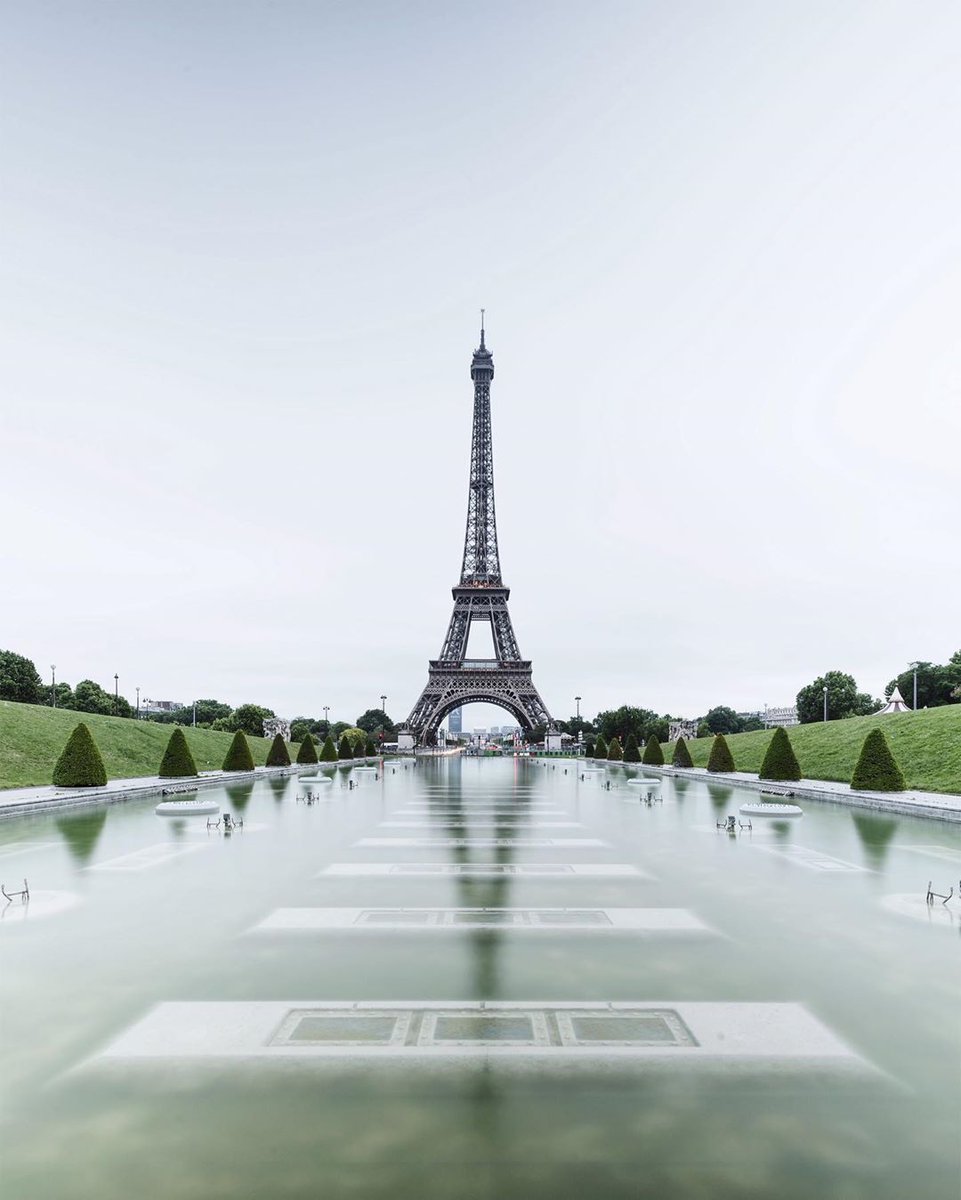GuidaParigi's tweet photo. ❤️🥳 Auguri alla #TOUREIFFEL, inaugurata il 31 marzo 1889 a Parigi.
Oggi la Dame de Fer celebra il suo 131° anniversario.
📸 patrickcolpron https://t.co/4wN6swHmqi
