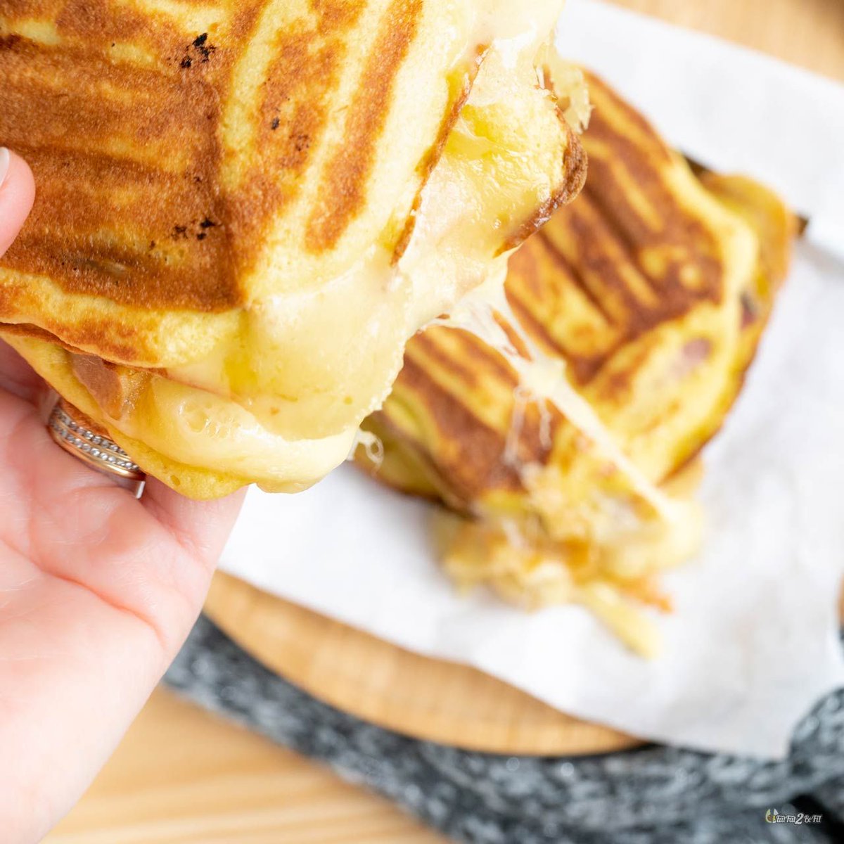 EatFat2BeFit's tweet photo. DITES CHEESE 🧀 … 😂
https://t.co/X6BSa3WBSg
.
#eatfat2befit #commealamontagne #recetteexpress #croque #regimecetogene #raclette #ceto #croquecetogene #jambon #raclette #cocooning #foodporn https://t.co/UfgnfQiBiI