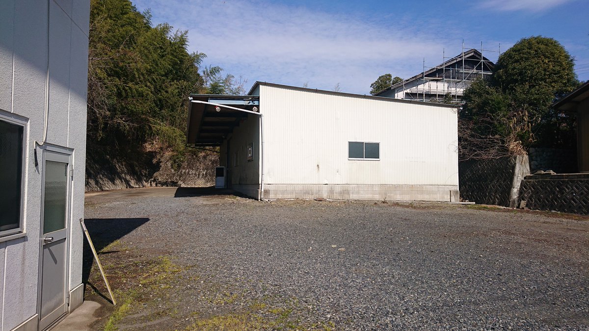 名古屋貨物運輸倉庫株式会社 愛知県小牧市内に小型の賃貸物件ございます 敷地約400坪 倉庫約60坪 事務所２階建て合計約30坪です 事務所にシャワー室 仮眠室もございますので運送会社の中継拠点として活躍出来るのでは 小牧市内の物件は中々