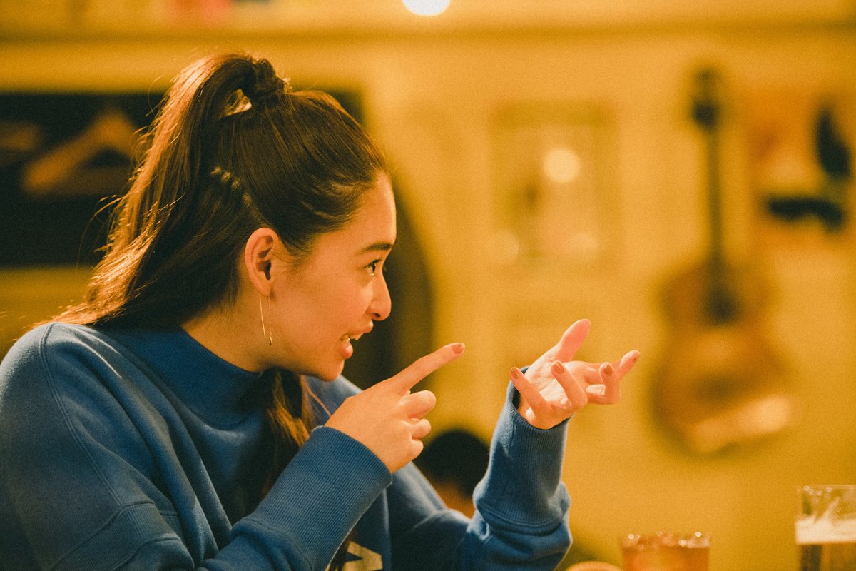 WOWOW_SOGO's tweet image. 深夜の東京で、女の子ふたりがゾンビ映画を観た後に串焼き屋で #ゾンビ について熱く語る姿を撮ってみたら―。

YouTubeで配信中！
youtu.be/LV5ZUEJE3hY

#ゾンビになった親しい人を撃てるか
#ゾンビごっこ
#柳美稀
#奥山かずさ
#WOWOW