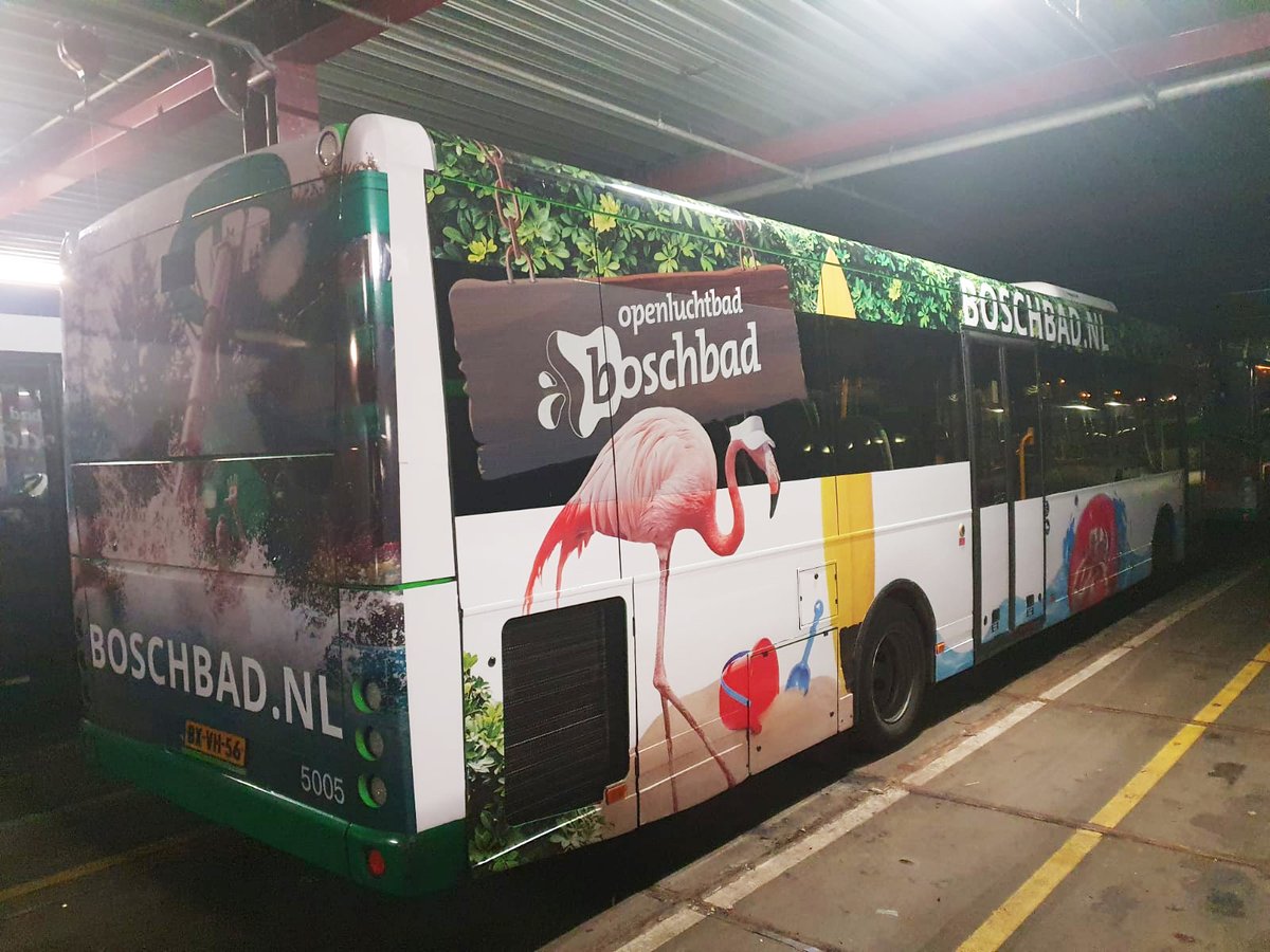 dunique_nl's tweet photo. Vers van de pers! Binnenkort gaan deze vrolijke flamingo's door Apeldoorn rijden. Een mooie opdracht die we voor Boschbad mochten doen 💪 https://t.co/CgrxyGUFIC