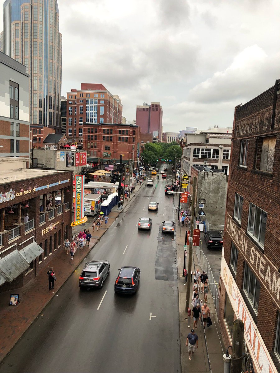 JordanHeil2's tweet photo. I just wanna go back to Nashville, the city I truly love the most🥺💛 https://t.co/1NnPiZsjIy