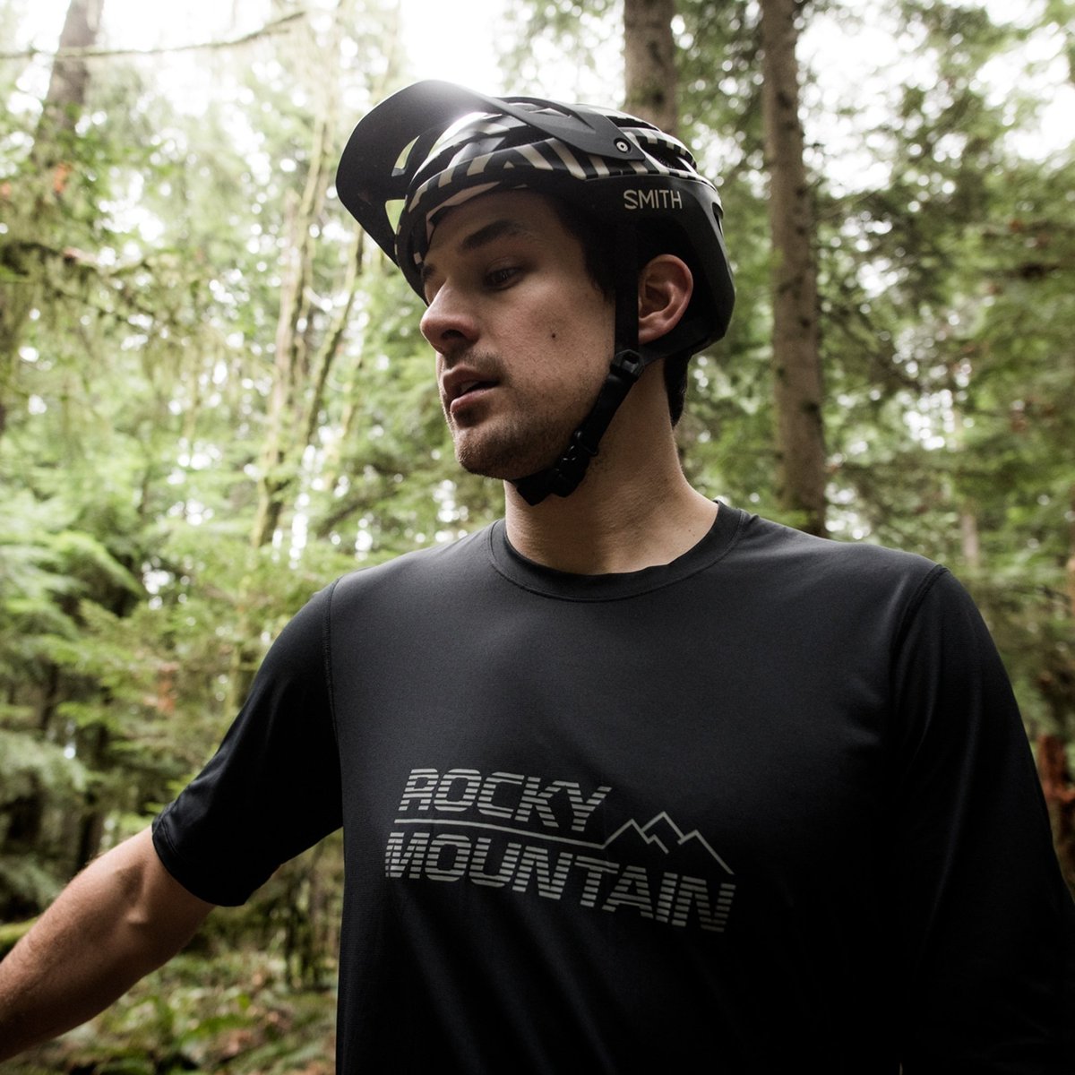 Using 7mesh’s Eldorado shirt, the short sleeve trail jersey of our Coastal Collaboration is one of the most comfortable shirts that you can find – with a light and breathable knit and casual but functional fit.