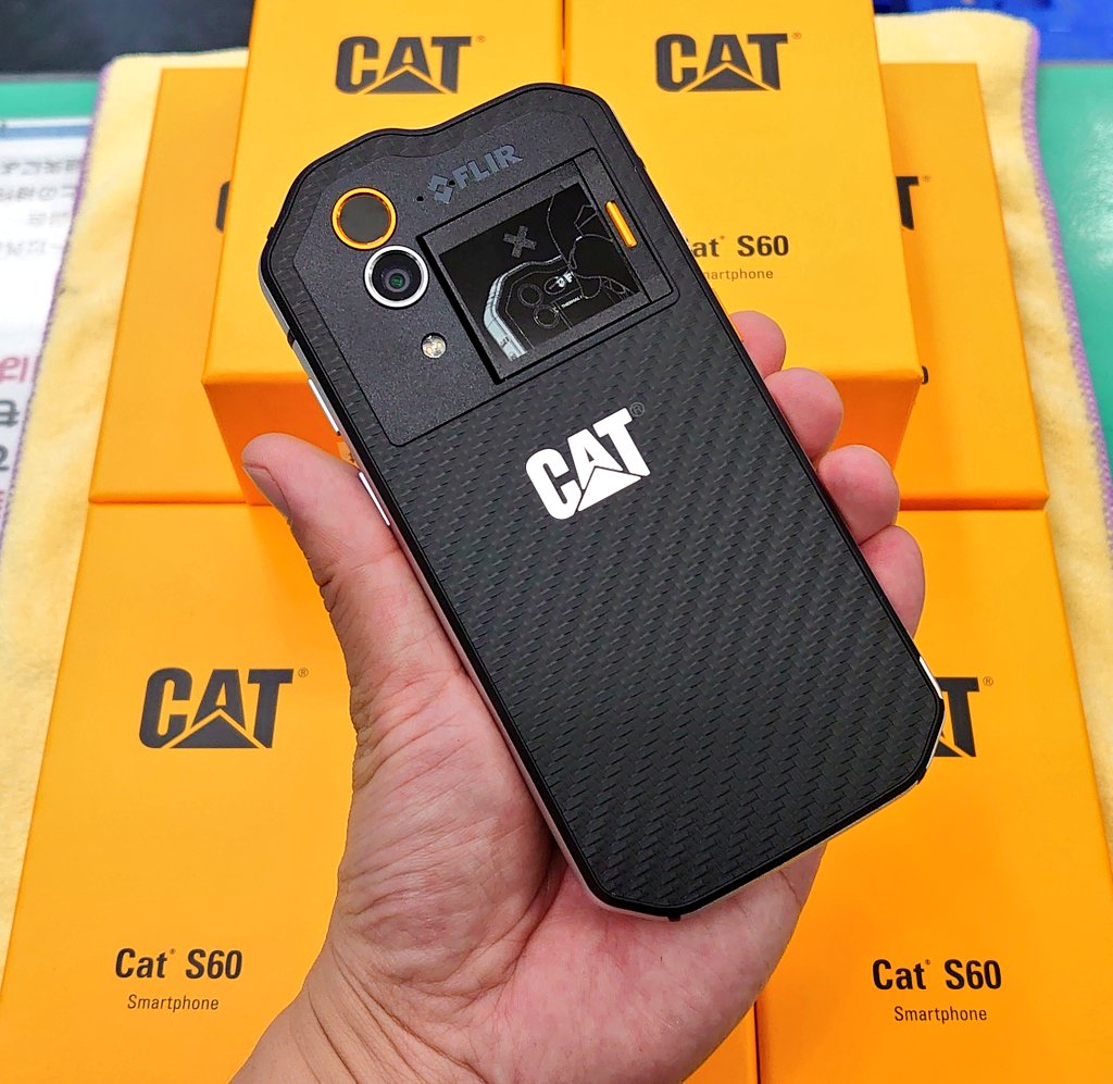 iosys_official's tweet photo. ☆漢の浪漫スマホ☆
国内版 CAT S60
未使用品 税込42,800円
世界最大手の建設機メーカーキャタピラー社製『サーマルカメラ搭載』の超頑丈スマホを久々に50台程入荷!!
⏬商品ページ⏬
https://t.co/THUO7q8vXZ
昔からのフォロワーさんにはお馴染みのあの画像は次ツイートで!!
#イオシス #CATS60 https://t.co/fWLghGW5Oo
