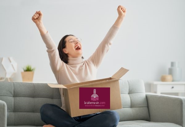LaTabernaSin's tweet photo. #QuedateEnCasa ya que da menos para que esto termine #17 , nosotros te lo llevamos para que sigamos con el #confinamiento estamos a tu lado con  @familiatorres @Matarromera @freixenet @WinSinAlcohol @IndEspadafor @NACEXclientes https://t.co/oXwXEGiUqr #YoMeQuedoEnCasa #COVID19 https://t.co/iaAPgsYwN9