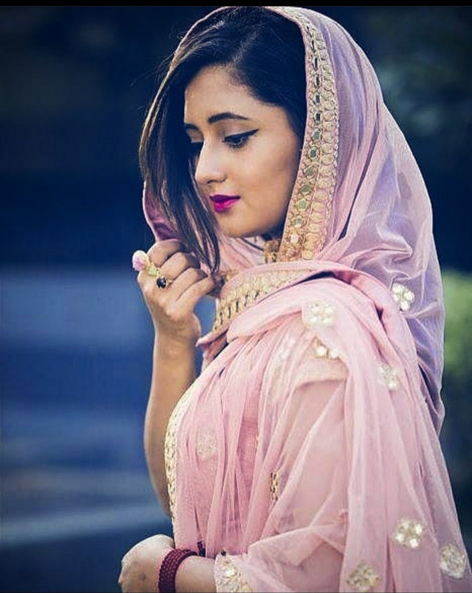 Prateek67569365's tweet photo. Who is the most gorgeous hot &amp; beautiful only in the below pic-RT-shehnaaz💖💖💖💖
Like-rashmi💗💗💗💗💗💗 https://t.co/AexFYwr5gU