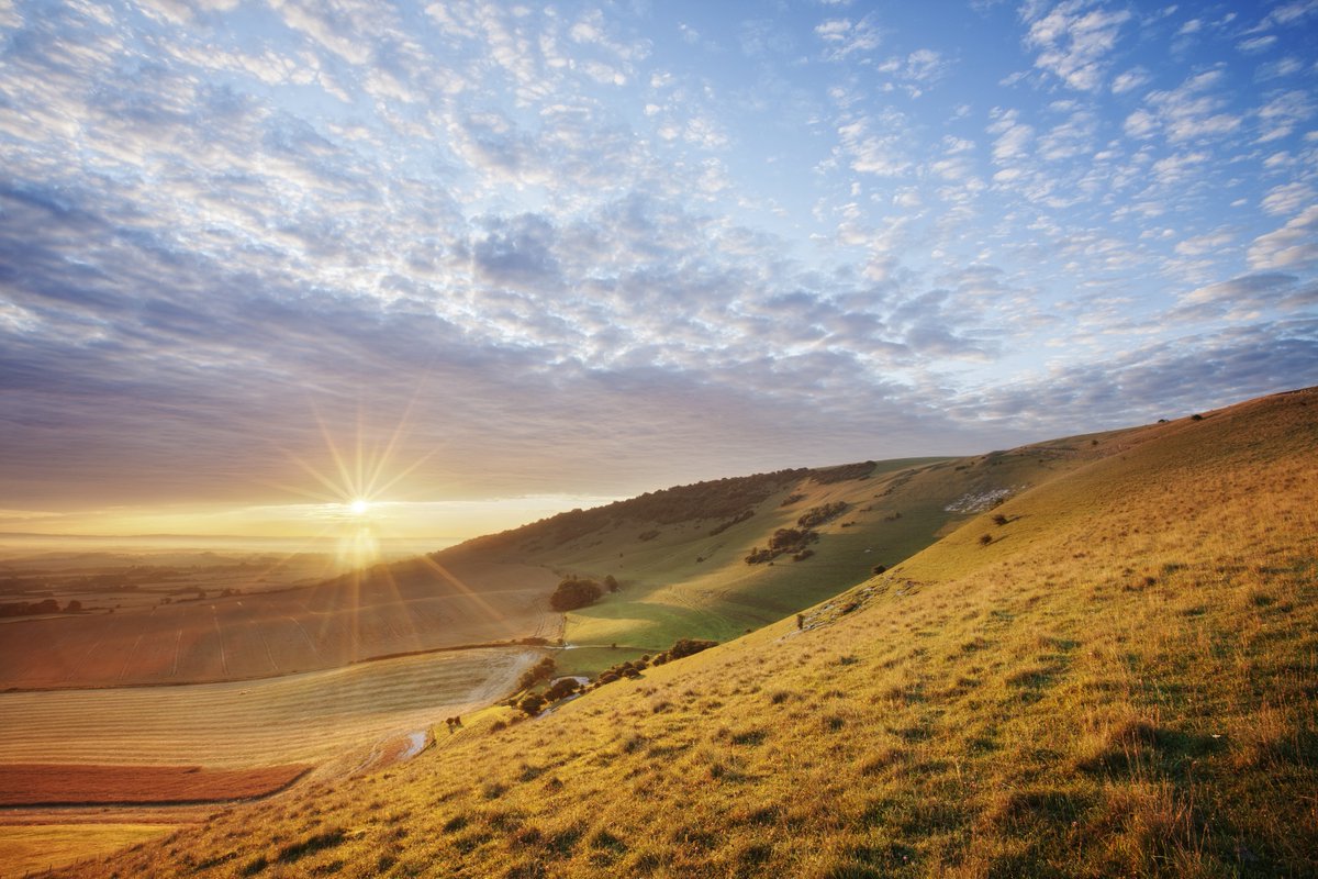 GHR_SouthCoast's tweet photo. ππ³πΎ Happy 10th Birthday to Britain's newest National Park, #TheSouthDowns. After years of campaigning, it was a historic day when 1,600km2 of Englandβs most-cherished lowland landscape was designated as a special place π#wave105window @TheSouthDownsNT https://t.co/RotdN5NC9n