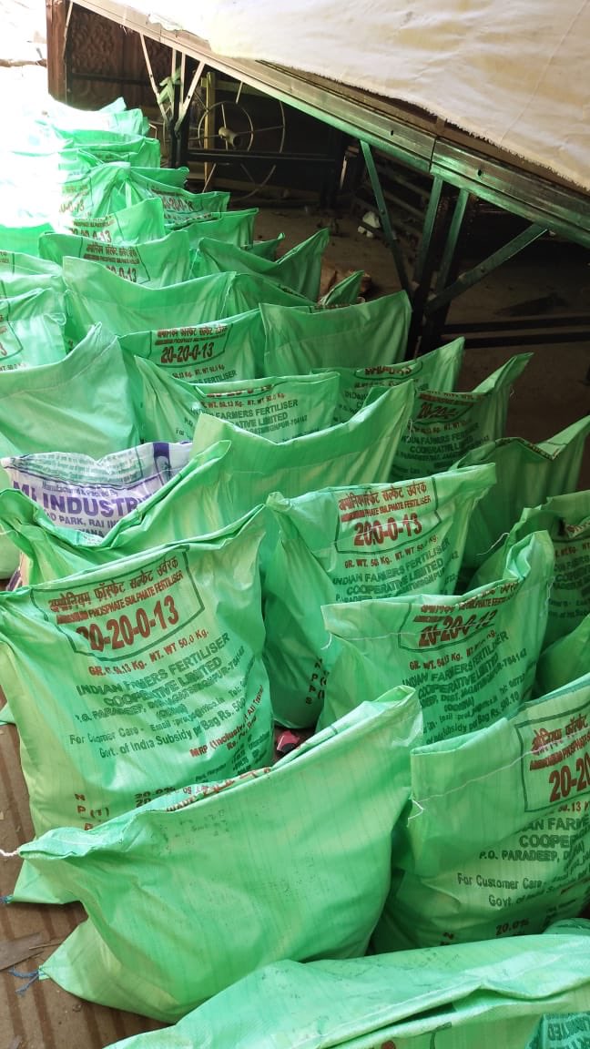 abaditya05's tweet photo. People from Bhagalpur, Bihar working for the welfare of needy people. Please encourage entire people from various States engaged in doing so. Let limited people do so, but everyone can be a part of it by donating in authentic funds like PM Cares, or your regional authentic funds. https://t.co/Al1CuYwCL6