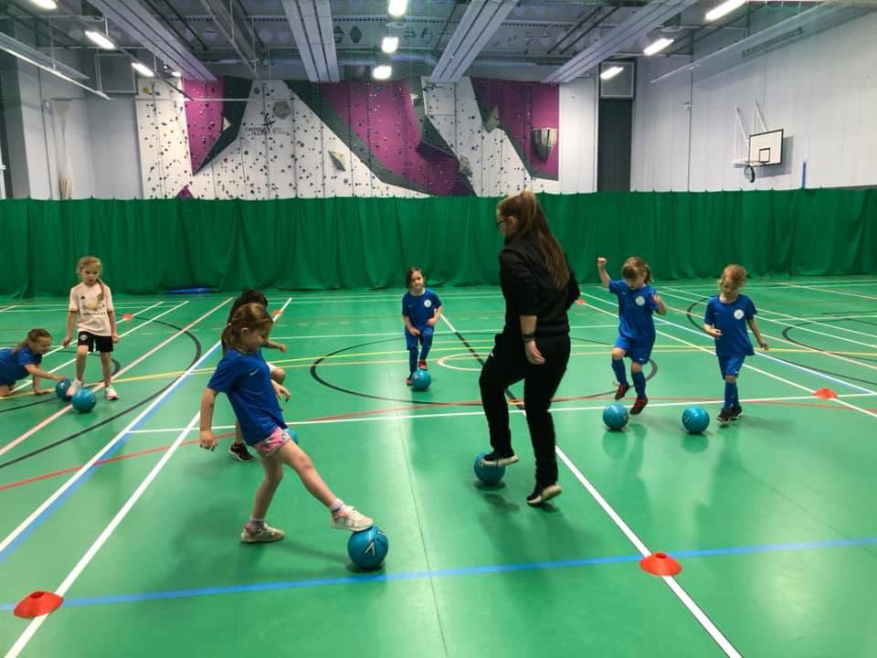 HannahSpannahG's tweet photo. Can’t wait till we can be back coaching  again ⚽️⚽️ https://t.co/7VvQqc0ywB