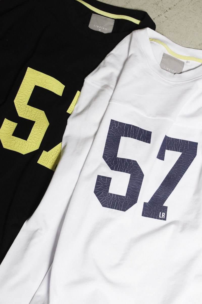 LIBEIRO1's tweet photo. NewArrival in March 31th

LIBEIRO 2020 S/S Collection

“Numbering Football L/S Tee”

https://t.co/QWgQCVK9eK https://t.co/3ZsHQxfKSA