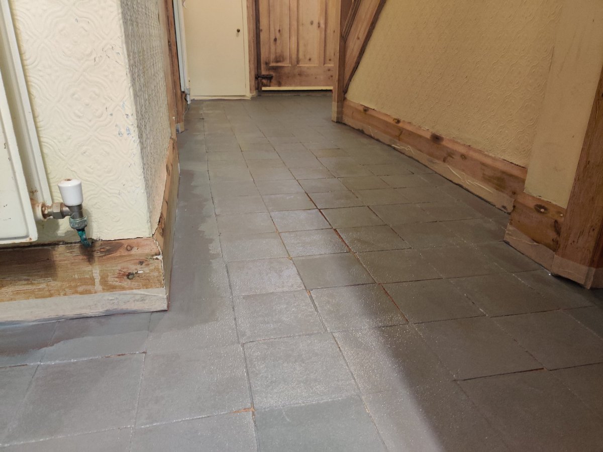 KeelTiling's tweet photo. Victorian Hallway https://t.co/XfXTh4uw8s