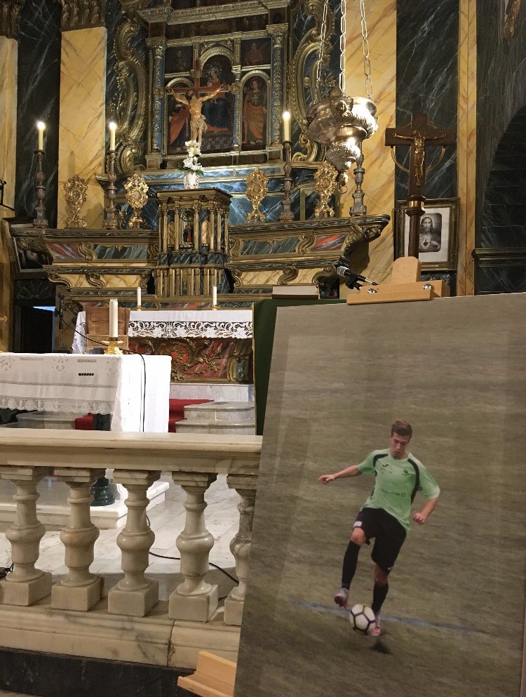 AssociuM's tweet photo. Le 7 avril une messe aurai du être célébrée à la mémoire Jean-Philippe suite au confinement c’est impossible, elle le sera plus tard. Le père Georges Nicoli  célèbre  la messe sur facebook chaque jour à 9h la messe du 7 avril sera célébrée à la mémoire de notre ami Jean-fi. https://t.co/iMrQP38peL