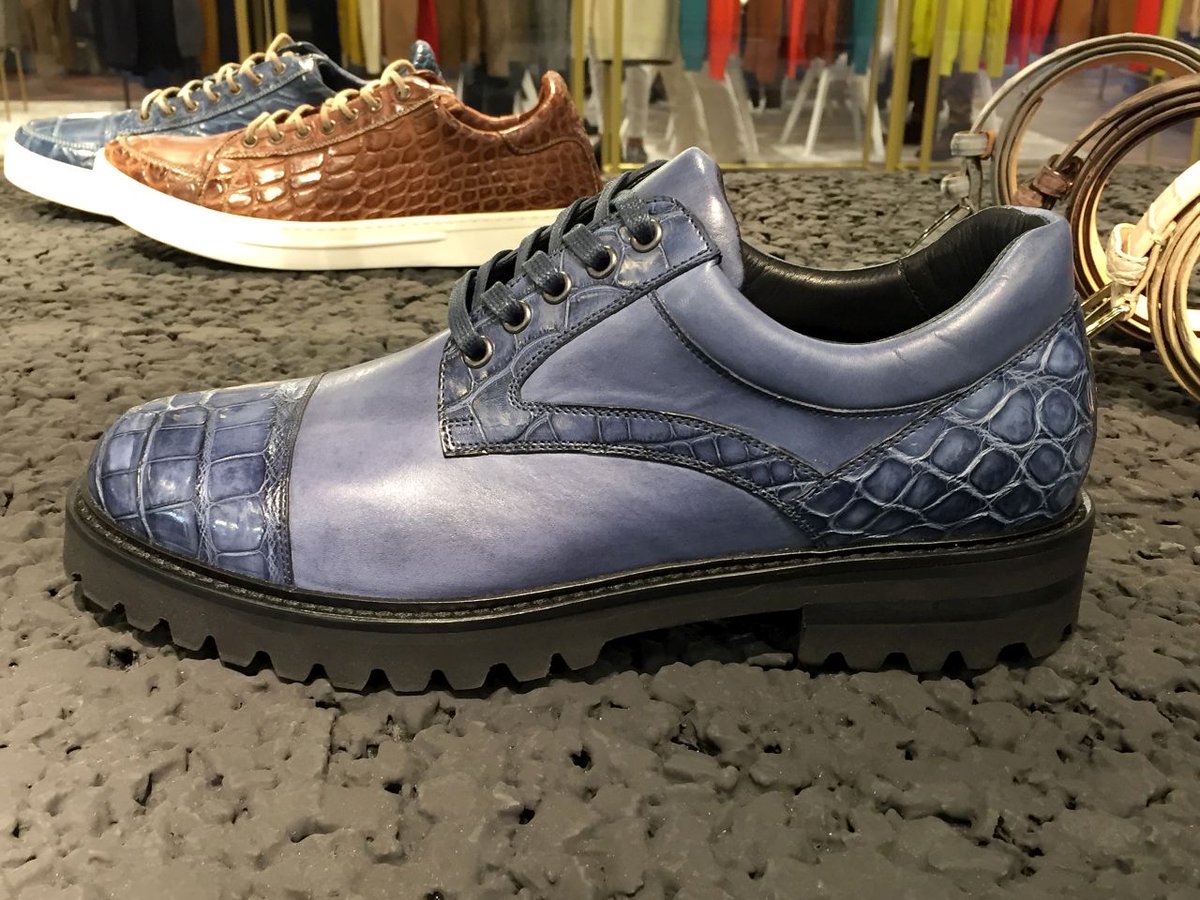 damishoes's tweet photo. Collezione Dami Autunno / Inverno 2020, le novità da Pitti Immagine Uomo 97.
Fall / Winter 2020 Dami collection, news from Pitti Immagine Uomo 97.
visita il nostro sito web / visit our web site
https://t.co/iXvBzsZb5D https://t.co/GgwsIRm1Tc