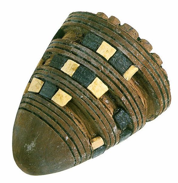 #HISTOIRE | Le premier #jouet date de l’antiquité 👉 Toupie retrouvée dans la tombe de Toutankhamon (1300 avant J.C)

#digidoll #MBADMB #efapathome #onalapatate #TransfoNum <a href="/ArnaultChatel/">Arnault Chatel</a> <a href="/VincentMontet/">Vincent MONTET</a>