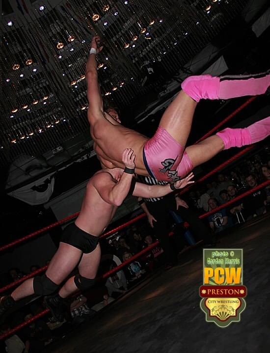 cjbanks1988's tweet photo. It wouldn’t have been a proper @PCW_UK Title match against @TheJoeyHayes without a Kris Travis bulldog in there would it!?
💫❤️👌
#KrisTravis #Trav https://t.co/OpJxkJEvZK