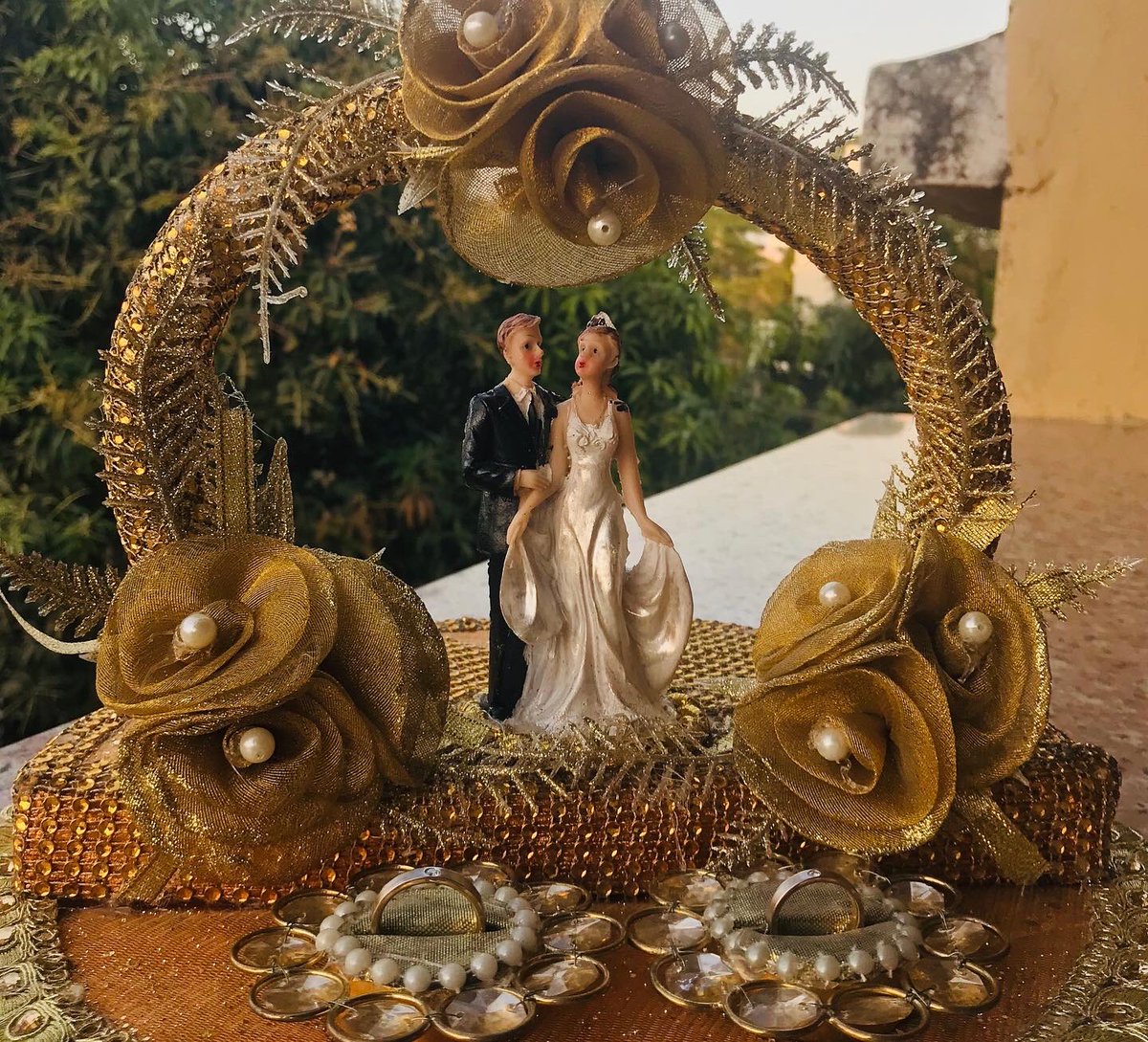 palak_panditt's tweet photo. Engagement diaries 💍
#tushlak #28thfeb #2020 #ringplatter💍 https://t.co/8w8AZyHWhm