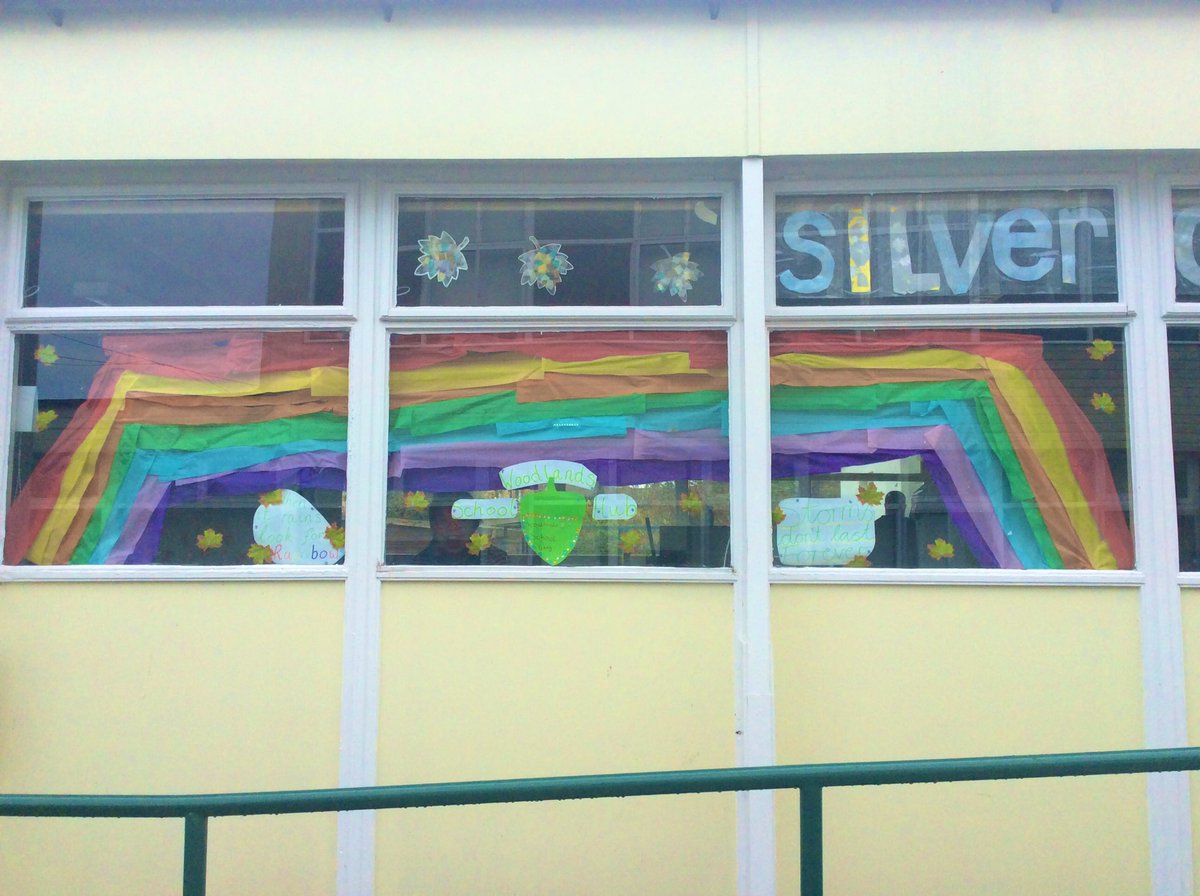 Woodlands_Edin's tweet image. Today at the #HubSchool we made a #rainbowsofhope #rainbowwindow 💚🌈🌳