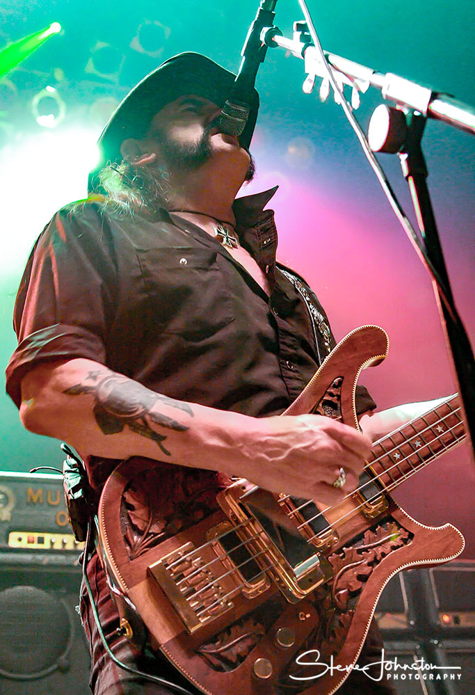 RockMusicPhotos's tweet photo. During the #lockdown I'm trawling my archive for pics that never made the edit. Here's a few of the boss 
@Colston_Hall, Bristol, 19/11/10. Didn't even know I had these until yesterday. #MotorheadMonday #Lemmy #Motorhead https://t.co/kSELK48P91