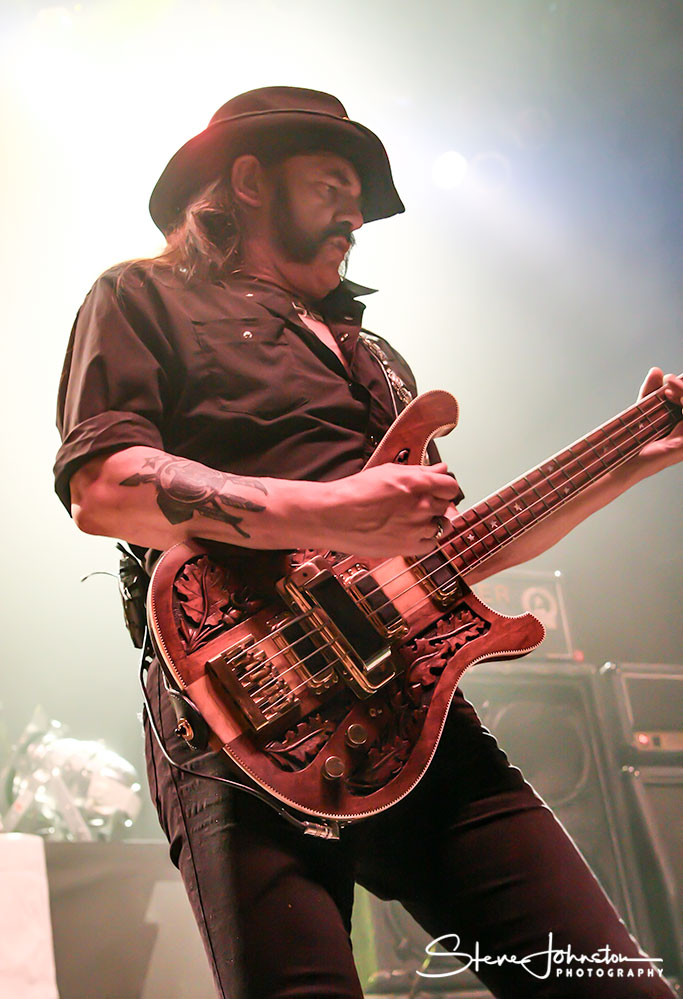 RockMusicPhotos's tweet photo. During the #lockdown I'm trawling my archive for pics that never made the edit. Here's a few of the boss 
@Colston_Hall, Bristol, 19/11/10. Didn't even know I had these until yesterday. #MotorheadMonday #Lemmy #Motorhead https://t.co/kSELK48P91