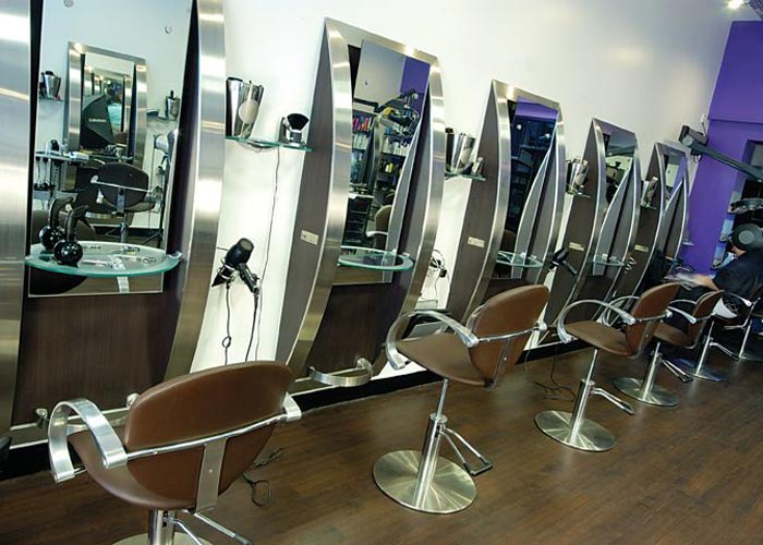 InteriorsSen's tweet image. We don't just fit out bars and restaurants. We can also design and fit for hair salons and beauticians too!

☎️ call us today to discuss your project 07805 574 380