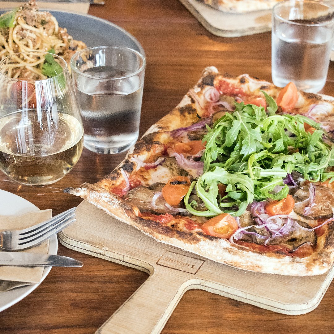 3GrainsPizza's tweet photo. Yum! With everything in this picture available for take-away &amp; delivery (PLUS much much more!!) let us bring the restaurant to you!
​
#healthypizza #3grainspizza #romanartisanpizza #dodifferentdo3grains https://t.co/EKT2Fvj0fu